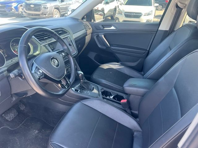 Used 2019 Moss Green Volkswagen SE image 6