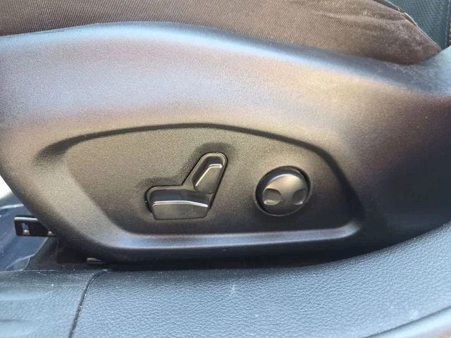 Used 2022 Gray Jeep Latitude Lux image 27