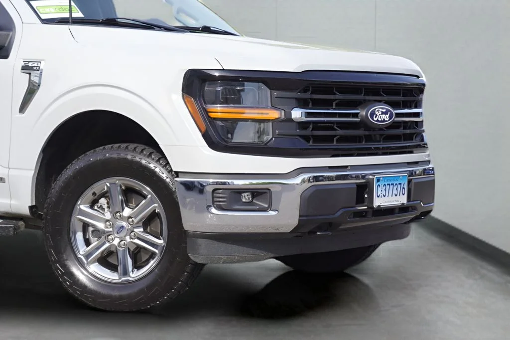 Used 2024 Avalanche Ford XLT image 3