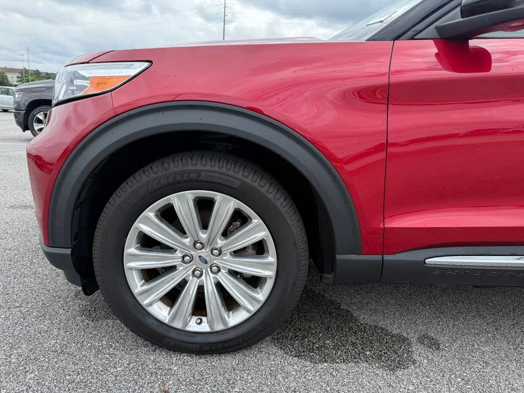 Used 2020 Red Ford Limited image 24