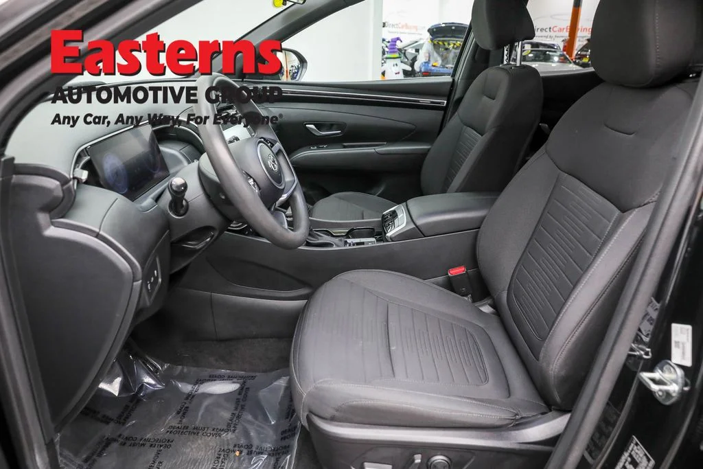 Used 2022 Black Hyundai SEL image 9