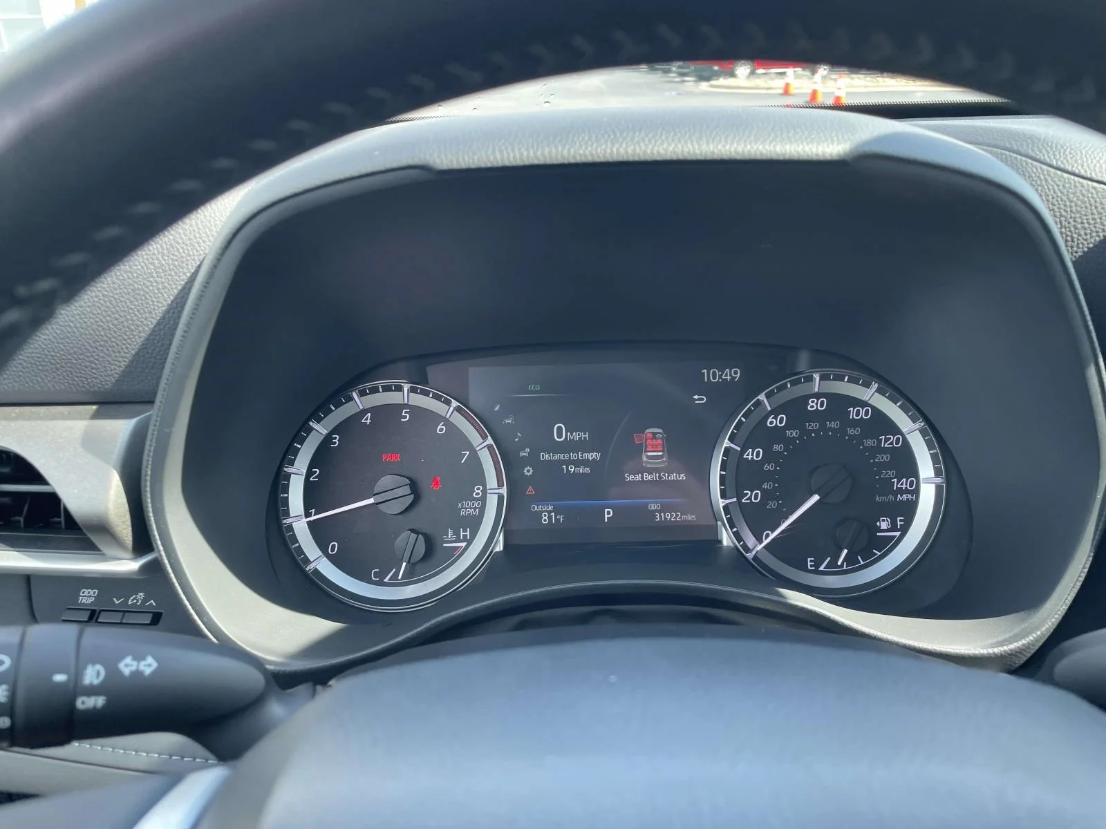 Used 2023 Off-white Toyota LE image 21