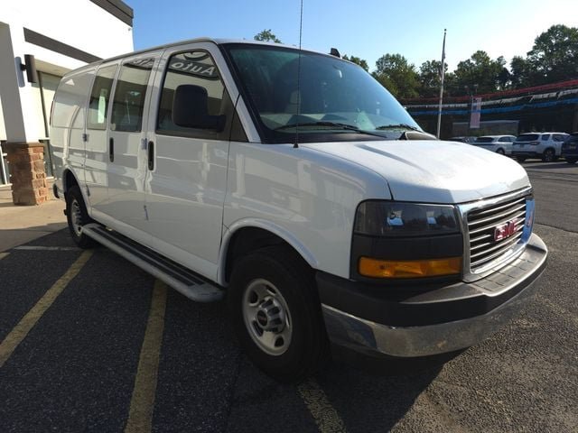 2023 Gmc Savana Cargo 2500 photo 3