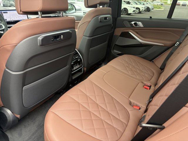 New 2026 Mineral White Metallic BMW xDrive40i image 16