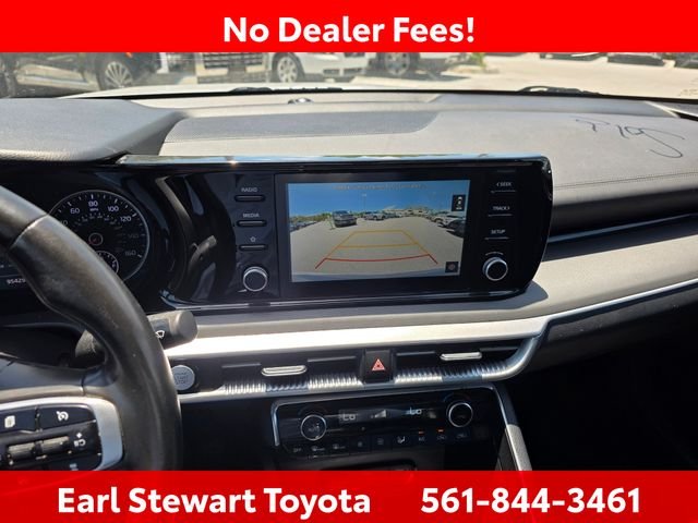 Used 2021 White Kia GT-Line image 10