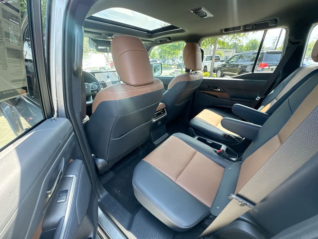 Used 2024 Silver Lexus 550 Premium+ image 33