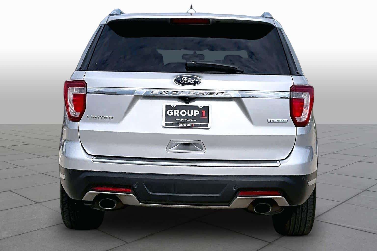 Used 2018 Ingot Silver Metallic Ford Limited image 5