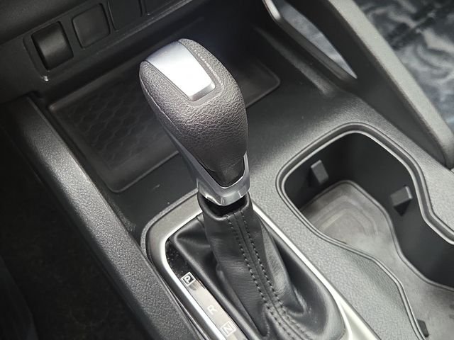 Used 2022 Red Nissan S image 18