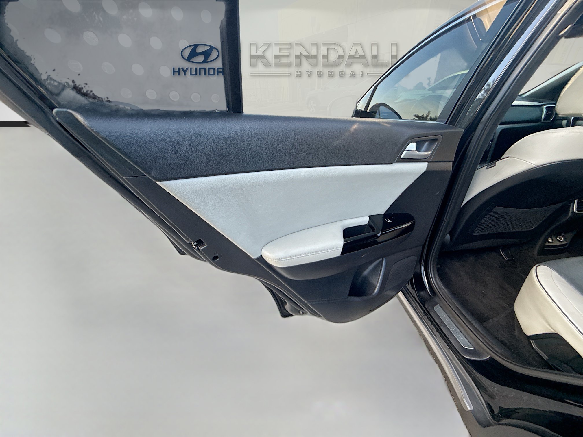Used 2018 Black Cherry Kia EX image 23
