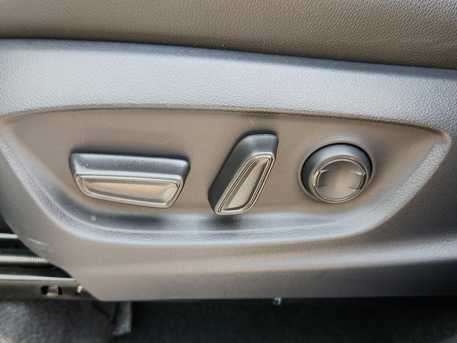 Used 2026 Pearl Toyota XLE image 15