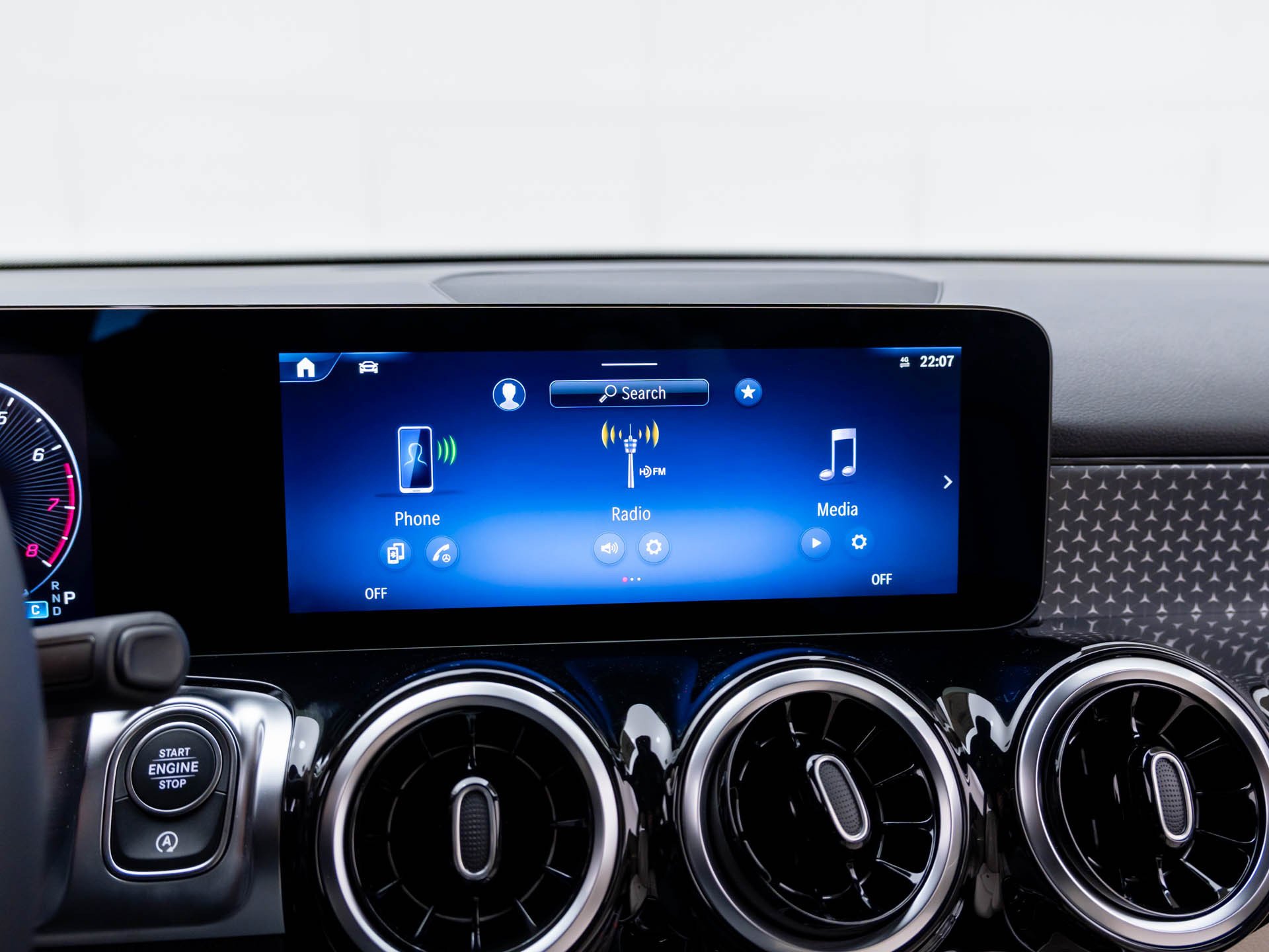 New 2026 White Mercedes-Benz GLB 250 image 65
