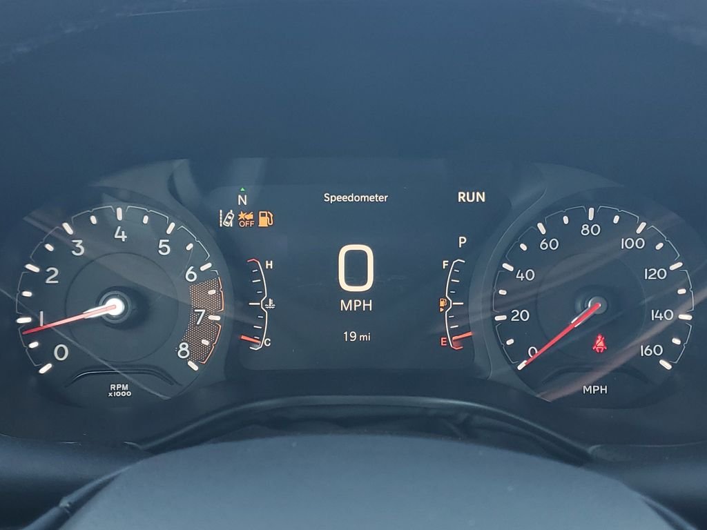 New 2026 Red Hot Pearlcoat Jeep Latitude image 21