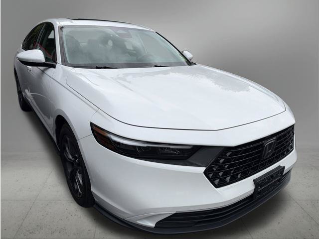 Certified Used 2023 Platinum White Pearl Honda EX image 4