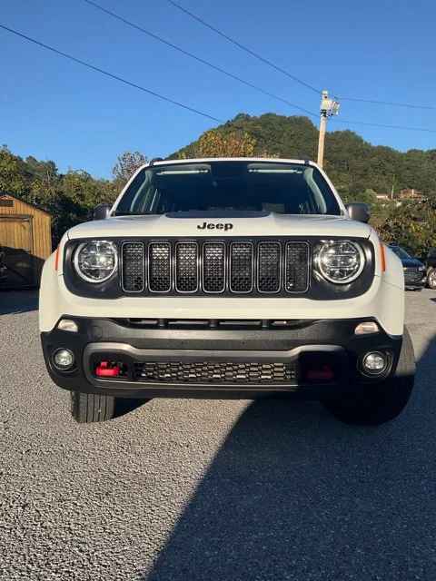 Used 2019 White Jeep Trailhawk image 3