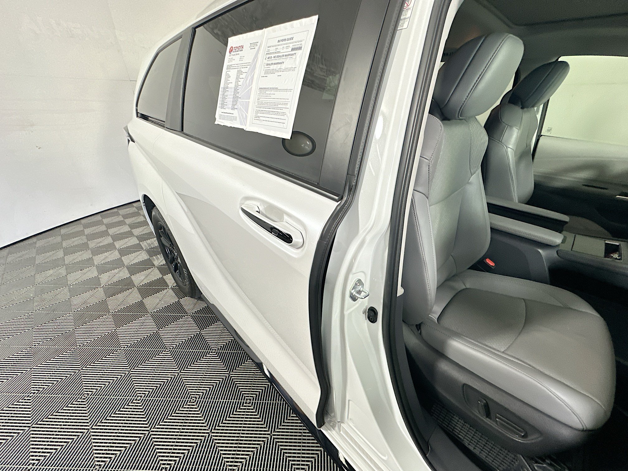 Used 2023 Pearl Toyota Limited image 28