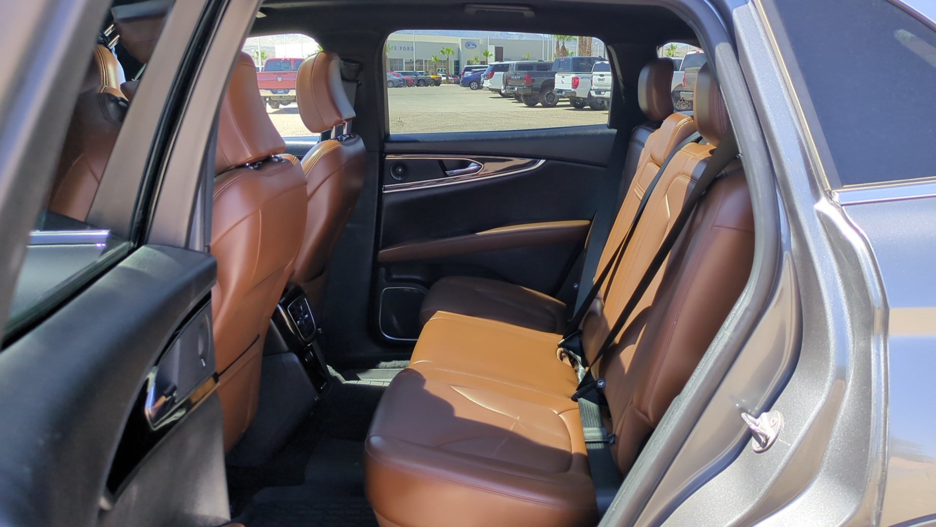 Used 2022 Gray Metallic Lincoln Reserve image 27