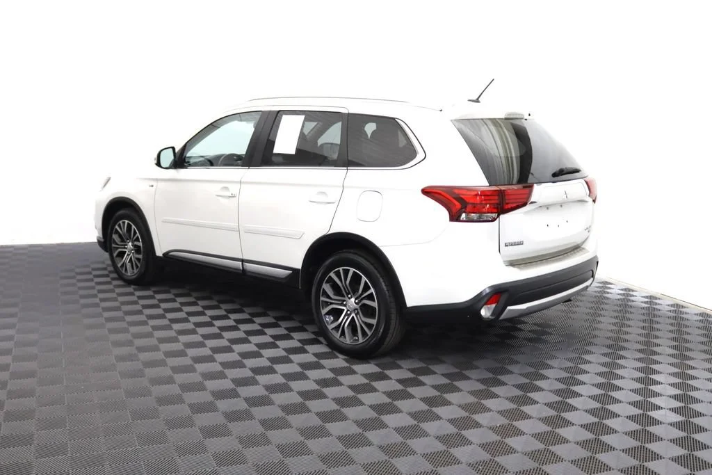 Used 2016 White Mitsubishi GT image 4