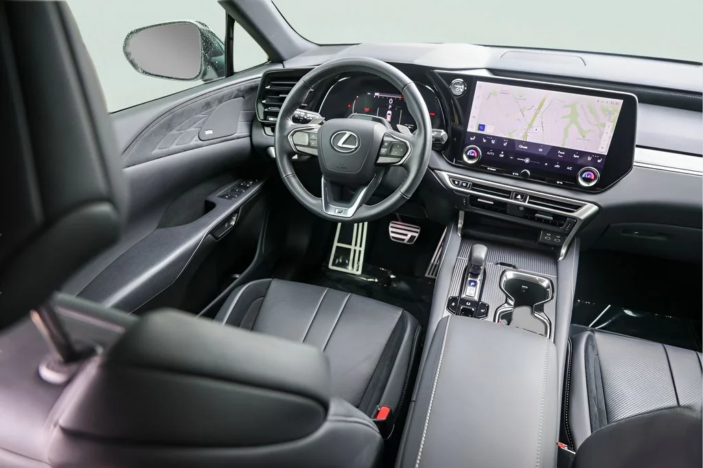 Used 2024 White Lexus 500h F SPORT Performance image 30