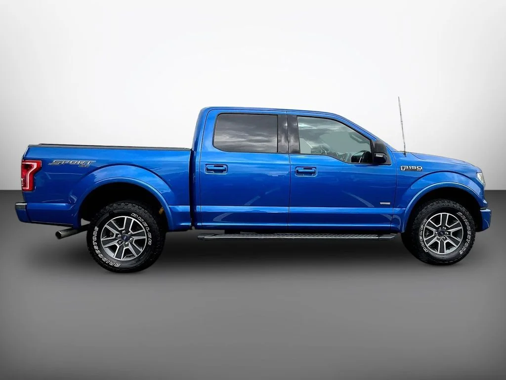 Used 2016 Blue Ford XLT image 8
