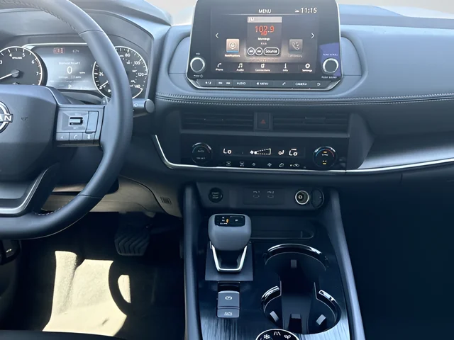 2026 Nissan Rogue SV - Photo 14