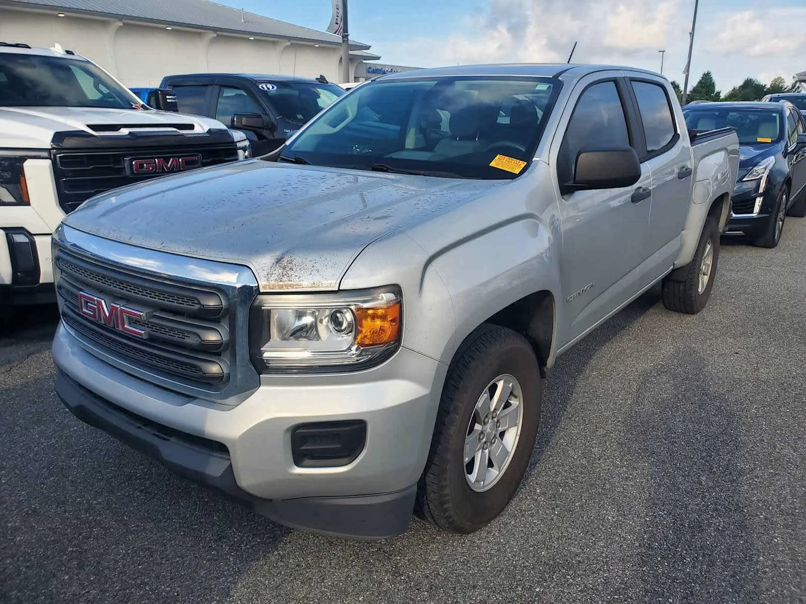 2020 GMC Canyon 2WD Base Crew Cab Short Box's photo
