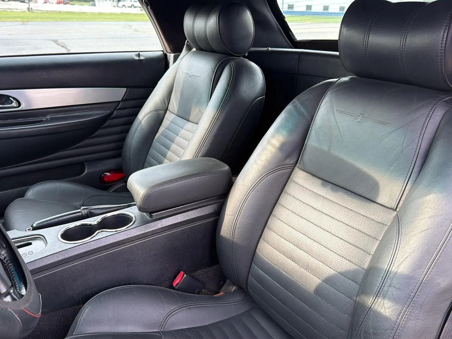 Used 2003 White Ford Premium image 20