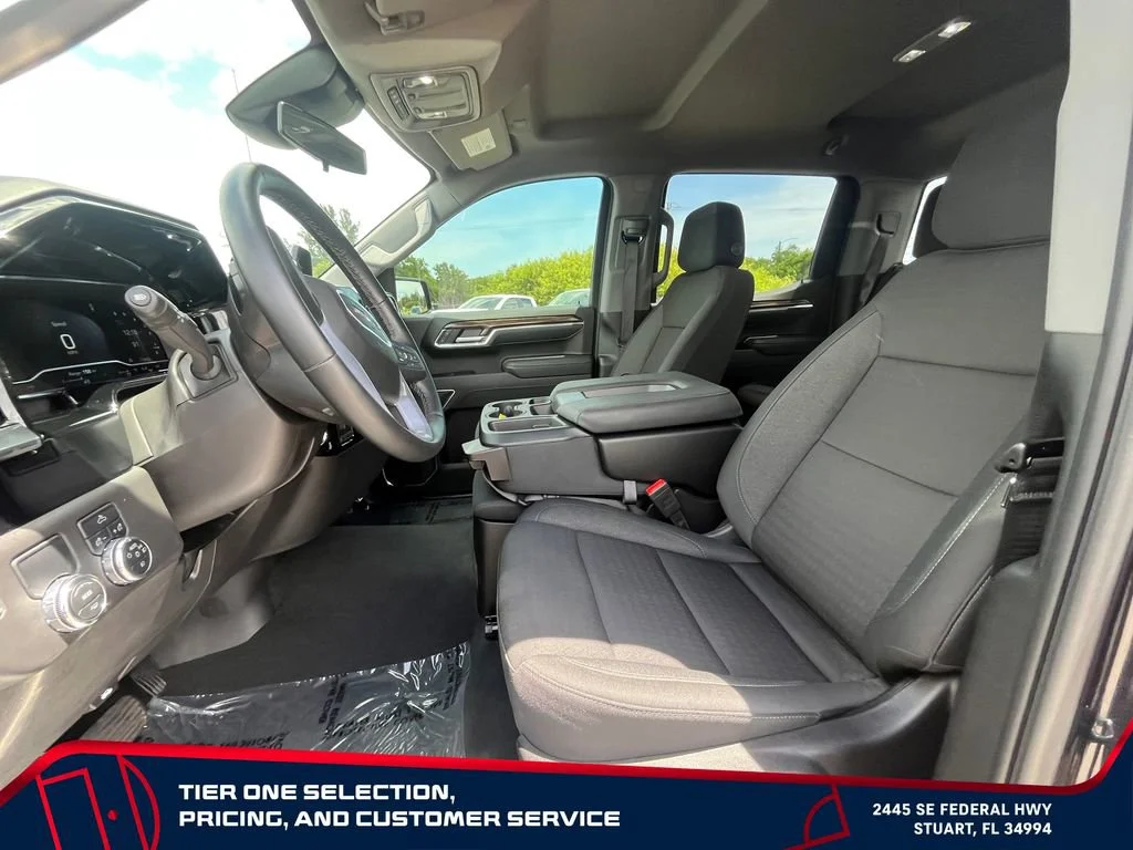 Used 2025 Titanium Rush Metallic GMC Elevation image 10