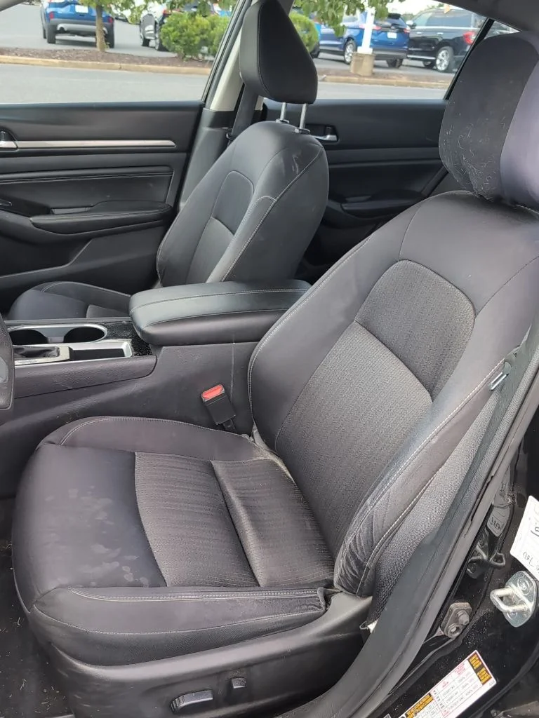 Used 2021 Black Nissan 2.5 SV image 10