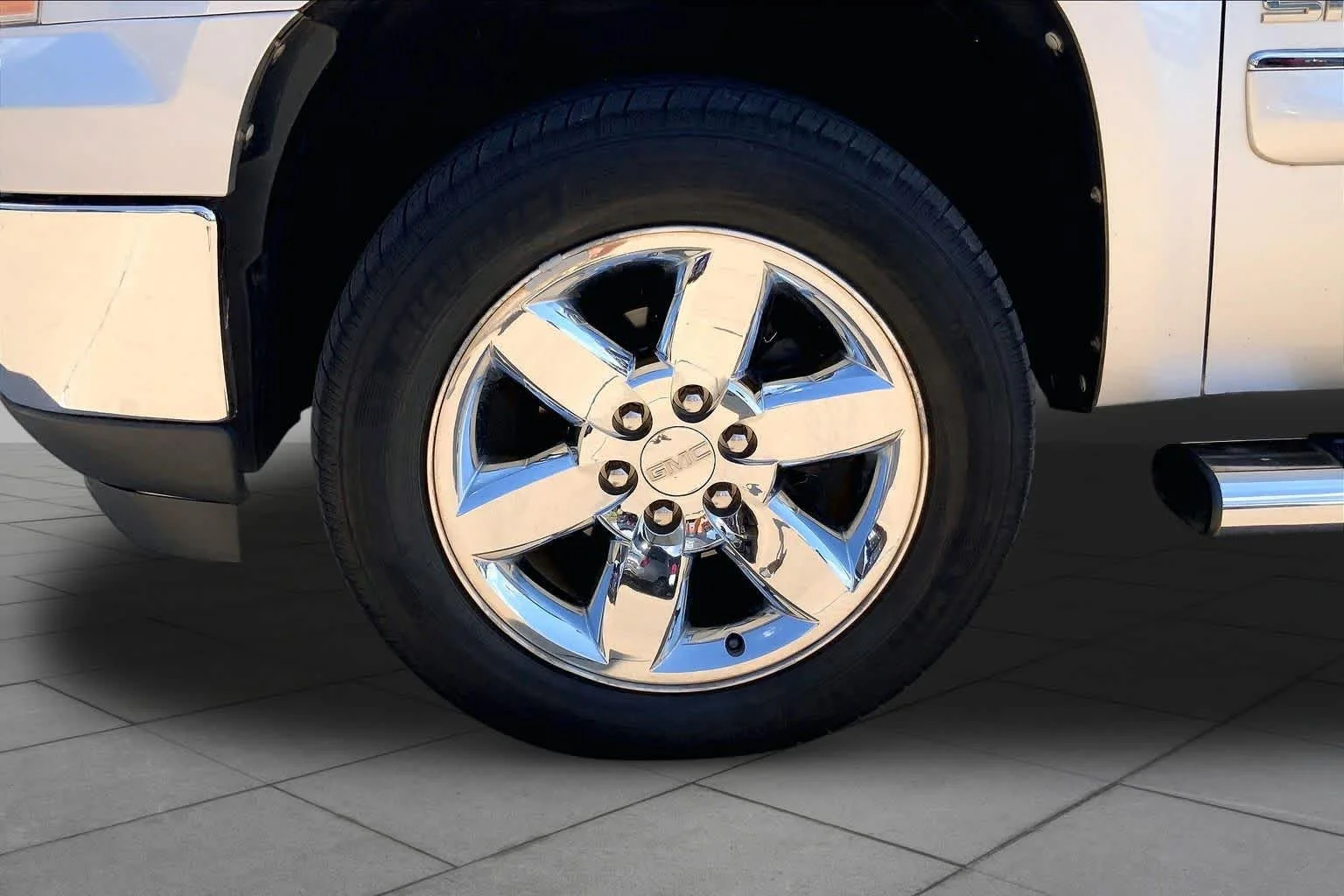 Used 2012 Quicksilver Metallic GMC SLE image 9