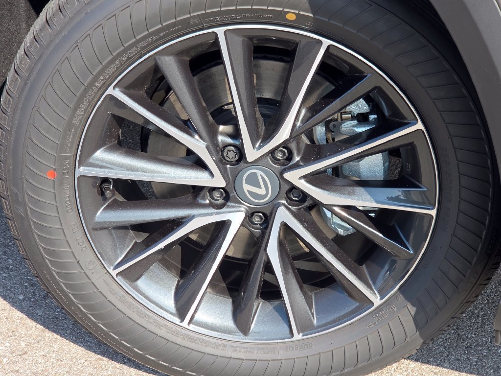 New 2026 Atomic Silver Lexus PREMIUM image 22
