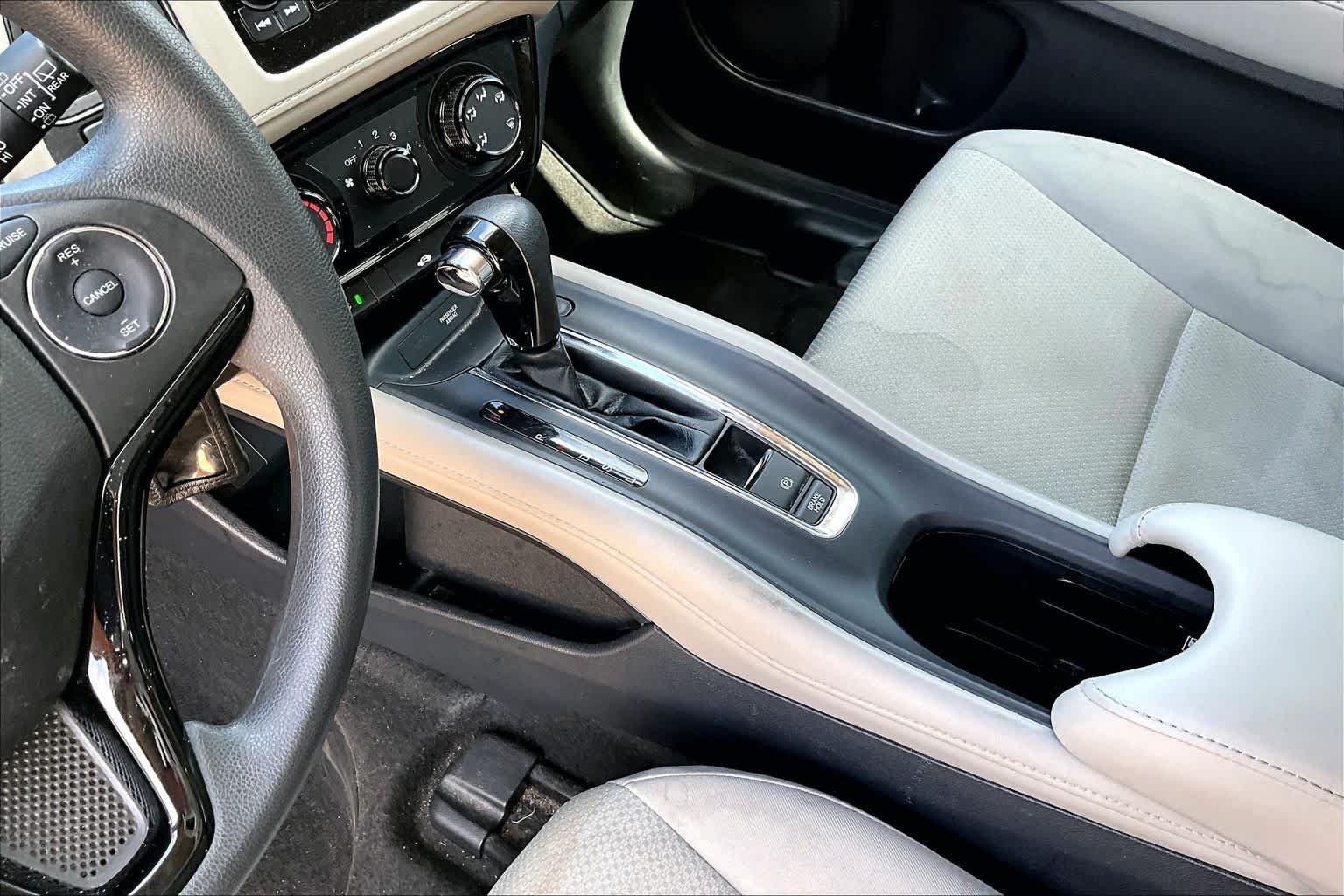Used 2021 Platinum White Pearl Honda LX image 17