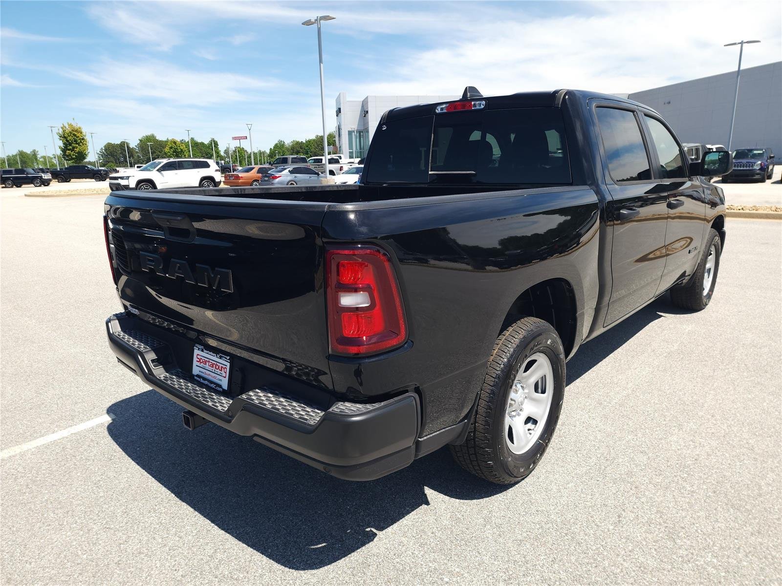 New 2026 Diamond Black Crystal Pearl-Coat Exterior Paint RAM Tradesman image 6