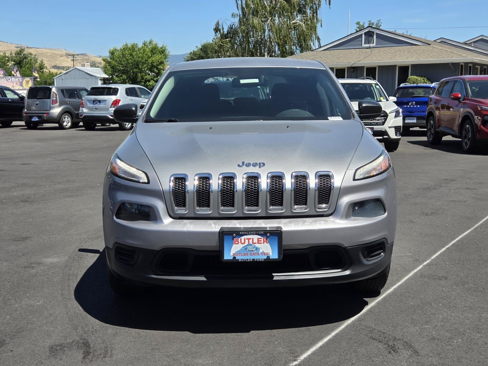 Used 2016 Jeep Cherokee Sport with VIN 1C4PJMAB8GW295827 for sale in Ashland, OR