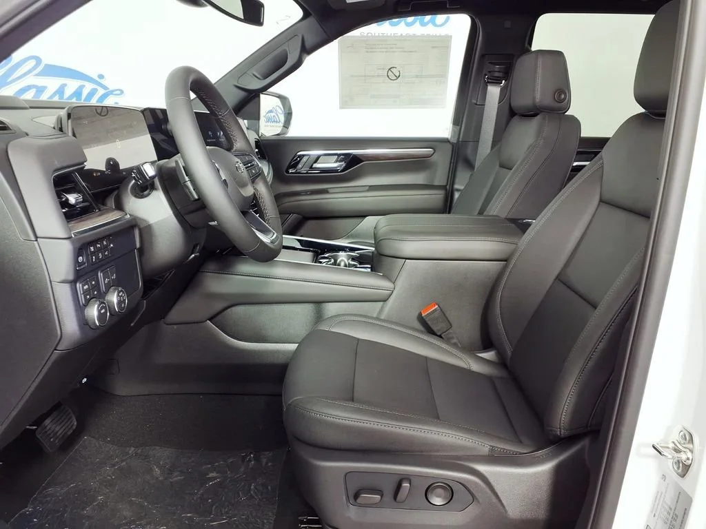 New 2026 Summit White Chevrolet Z71 image 7