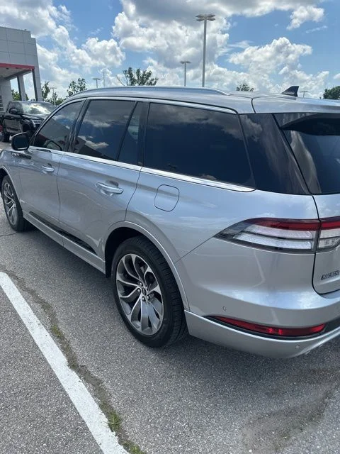 Used 2022 Silver Lincoln Grand Touring image 3