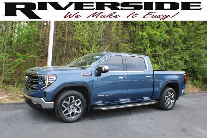 Certified Used 2024 Downpour Metallic GMC SLT image 4