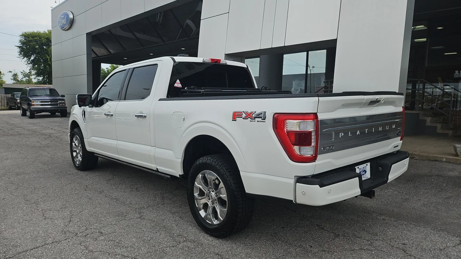 Used 2022 White Ford Platinum 4WD image 3