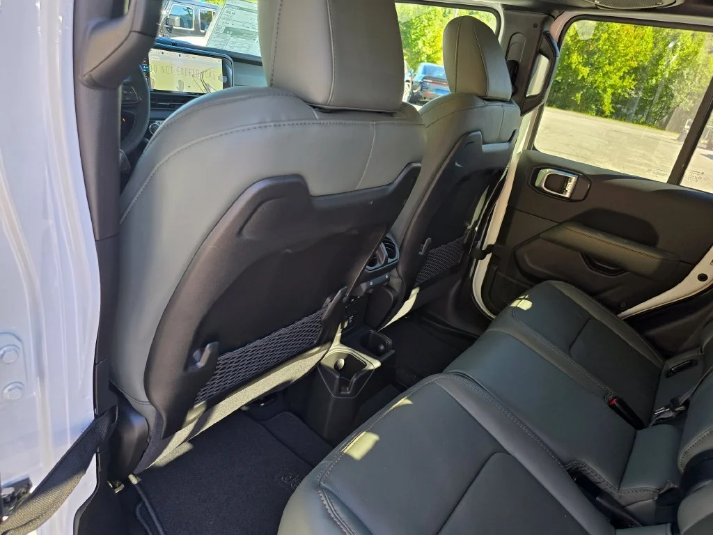 New 2026 White/off-white Jeep Mojave X image 22