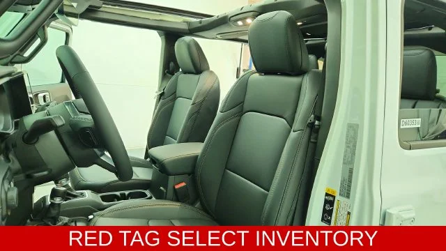 2026 Jeep Wrangler 4-Door Sahara - Photo 17