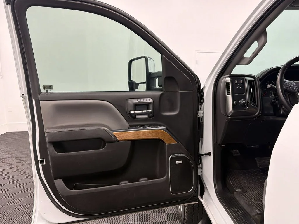 Used 2017 Summit White Chevrolet LTZ image 13