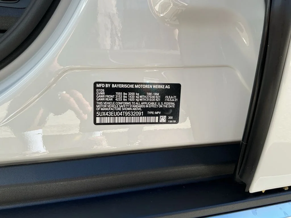 New 2026 White BMW xDrive50e image 25