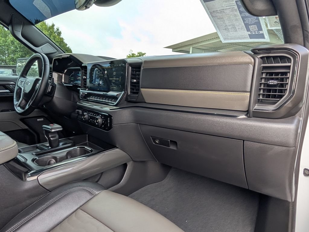 Used 2025 White Chevrolet ZR2 image 28