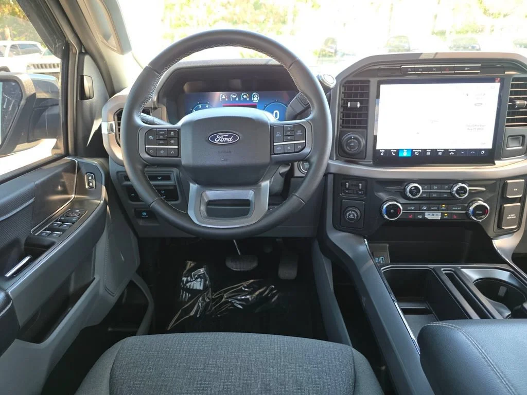Used 2024 Avalanche Ford XLT image 25