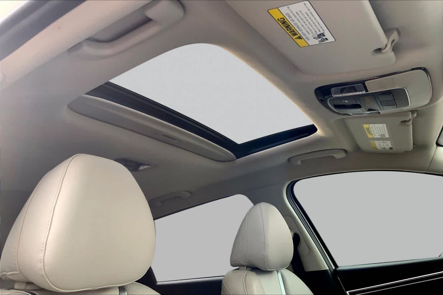 Used 2022 Quartz White Hyundai SEL image 14