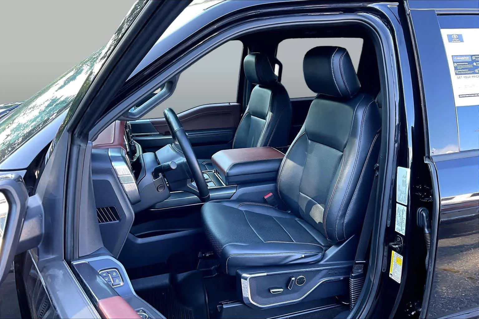 Used 2022 Agate Black Ford LARIAT image 9