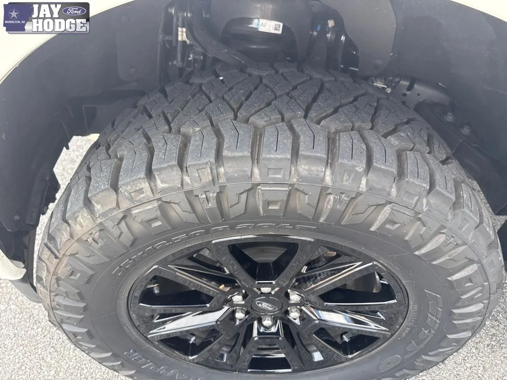 New 2026 Star White Metallic Tri-Coat Ford Platinum® image 27