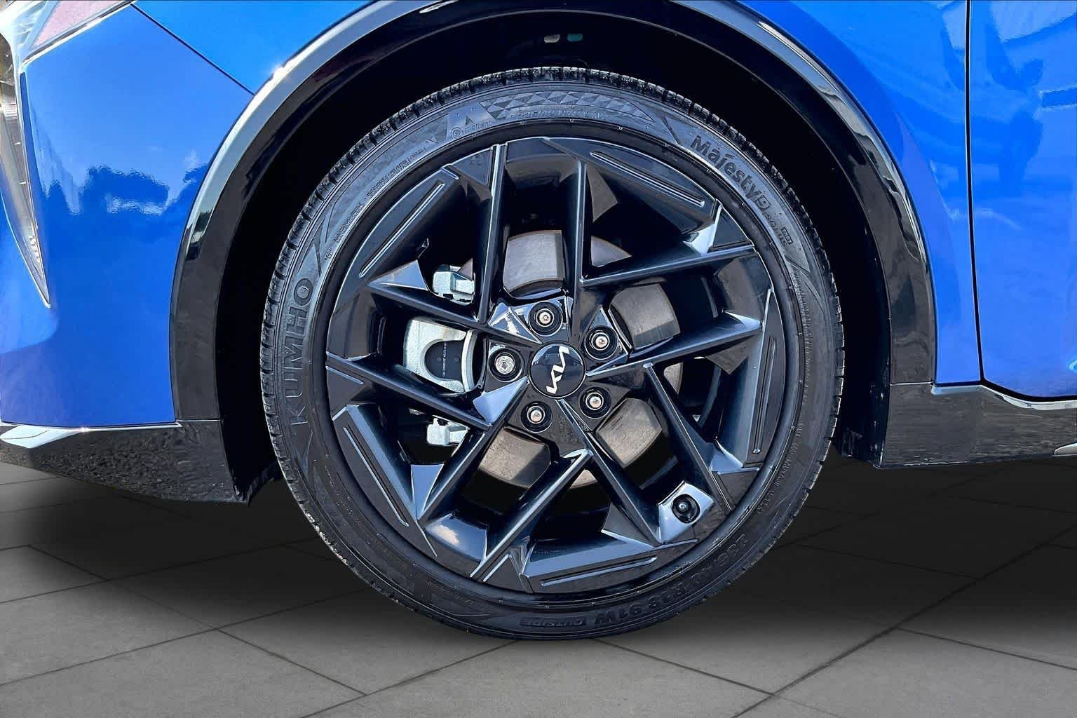 Certified Used 2025 Wave Blue Kia GT-Line Turbo image 11