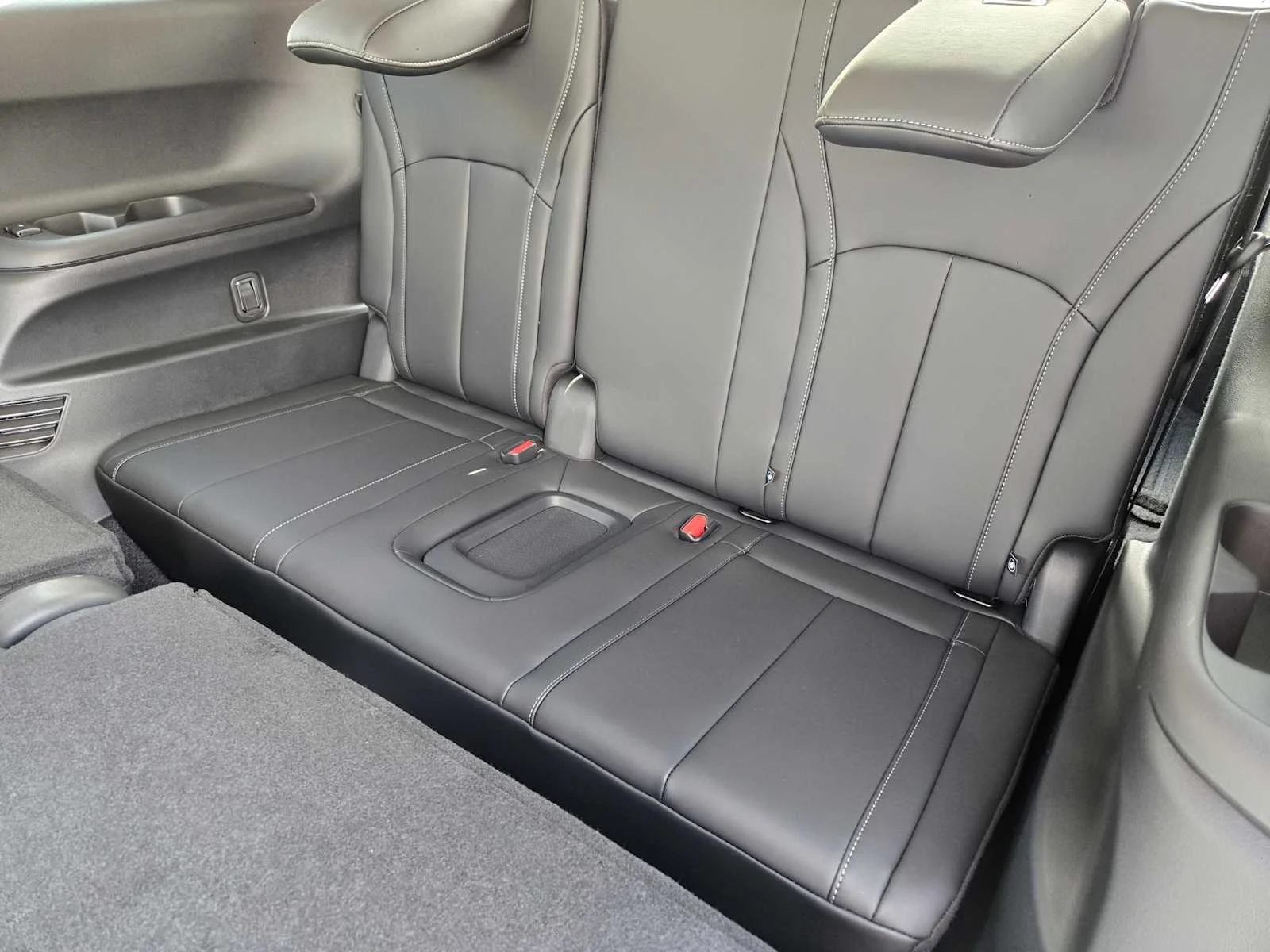 New 2026 RADIANT WHITE INFINITI Luxe FWD image 20