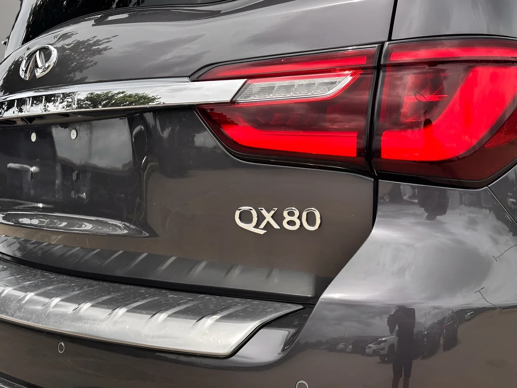 Used 2022 Gray INFINITI LUXE image 28