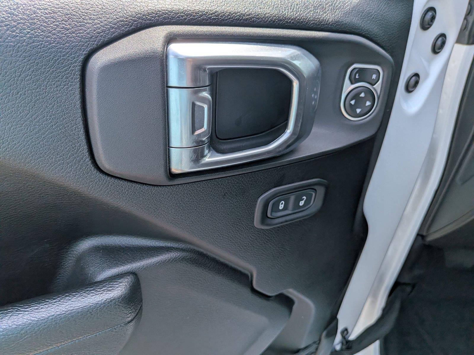 Used 2023 Bright White Clearcoat Jeep Rubicon image 16